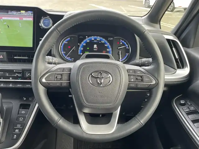 トヨタ ノア ハイブリッド S－Z 宮城県 2022(令4)年 5.4万km ホワイトパールクリスタルシャイン 純正メモリナビ/モデリスタエアロ/デジタルインナーミラー/純正フリップダウンモニター/ユニバーサルステップ/プロジェクションイルミネーション/インテリアイルミネーション/純正フロアマット/ブラインドスポットモニター/ヘッドアップディスプレイ/レーダークルーズコントロール/オートハイビーム/レーンキープアシスト/自動駐車支援システム/アラウンドビューモニター/ブレーキホールド/電動リアゲート/社外ドライブレコーダー前後/ETC2.0/スペアキー×１、エンジンスターター×１/純正AWスタッドレスタイヤ205/55R17