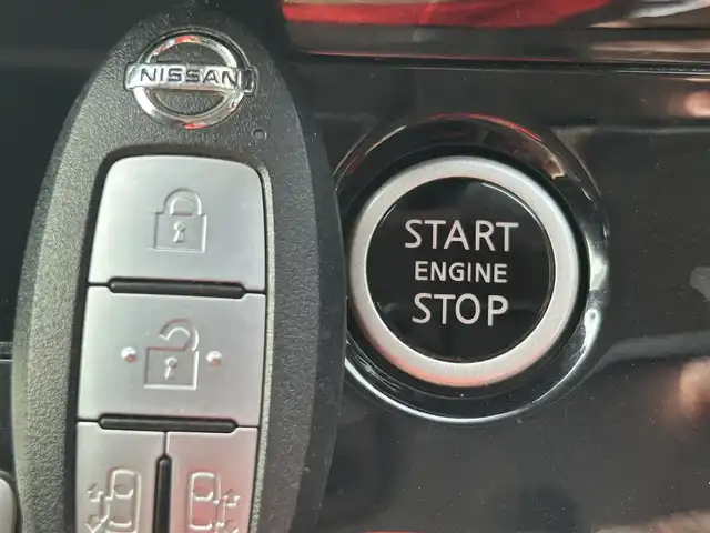 日産 セレナ ハイウェイスター 兵庫県 2016(平28)年 4.8万km ダイヤモンドブラック 純正8インチナビ/Bluetooth/フルセグ/両側パワースライド/後席フリップモニター/アラウンドビューモニター/プロパイロット/ビルトインETC/オートホールド/オートパーキング/アイドリングストップ/エアーエンジンブレーキ/デジタルミラー/スマートキー/LEDライト