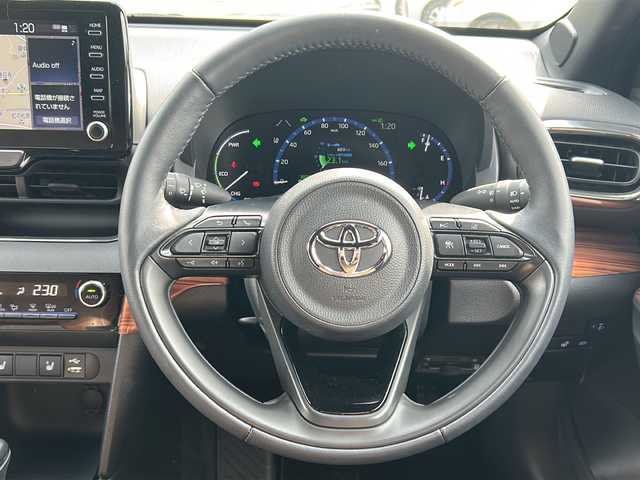 トヨタ ヤリスクロス ハイブリッド Z アドベンチャー 佐賀県 2023(令5)年 1.5万km ブラックマイカ 純正8インチディスプレイオーディオ/バックカメラ/プリクラッシュセーフティ/レーンディパーチャーアラート/オートハイビーム/アダプティブクルーズコントロール/ブラインドスポットモニター/クリアランスソナー/電動パーキングブレーキ/オートブレーキホールド/ハーフレザーシート/シートヒーター/パワーシート/ステアリングヒーター/ステアリングリモコン/ビルトインETC/プッシュスタート/スマートキー/LEDヘッドライト/フォグライト/純正アルミホイール