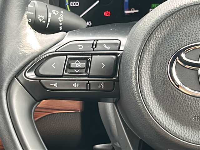 トヨタ ヤリスクロス ハイブリッド Z アドベンチャー 佐賀県 2023(令5)年 1.5万km ブラックマイカ 純正8インチディスプレイオーディオ/バックカメラ/プリクラッシュセーフティ/レーンディパーチャーアラート/オートハイビーム/アダプティブクルーズコントロール/ブラインドスポットモニター/クリアランスソナー/電動パーキングブレーキ/オートブレーキホールド/ハーフレザーシート/シートヒーター/パワーシート/ステアリングヒーター/ステアリングリモコン/ビルトインETC/プッシュスタート/スマートキー/LEDヘッドライト/フォグライト/純正アルミホイール