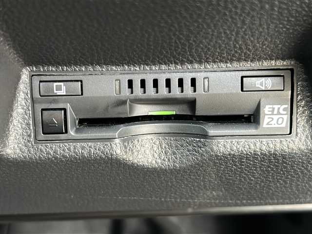 トヨタ ヤリスクロス ハイブリッド Z アドベンチャー 佐賀県 2023(令5)年 1.5万km ブラックマイカ 純正8インチディスプレイオーディオ/バックカメラ/プリクラッシュセーフティ/レーンディパーチャーアラート/オートハイビーム/アダプティブクルーズコントロール/ブラインドスポットモニター/クリアランスソナー/電動パーキングブレーキ/オートブレーキホールド/ハーフレザーシート/シートヒーター/パワーシート/ステアリングヒーター/ステアリングリモコン/ビルトインETC/プッシュスタート/スマートキー/LEDヘッドライト/フォグライト/純正アルミホイール