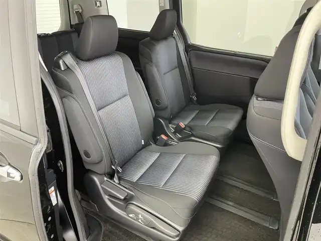 トヨタ ヴォクシー ZS 埼玉県 2014(平26)年 6.9万km ブラック 純正１０インチナビ　フリップダウンモニター　バックカメラ　ビルトインＥＴＣ　前後ドライブレコーダー　セーフティセンス　スマートキー　純正アルミホイール　オートライト　ＨＩＤライト　地デジフルセグ