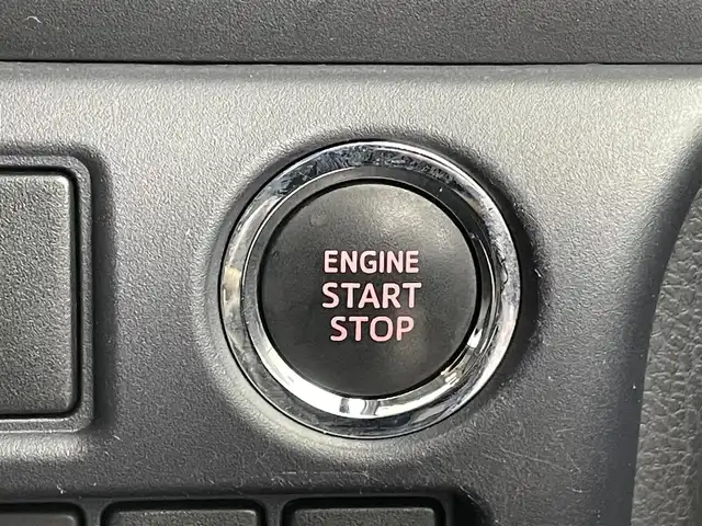 トヨタ ヴォクシー ZS 埼玉県 2014(平26)年 6.9万km ブラック 純正１０インチナビ　フリップダウンモニター　バックカメラ　ビルトインＥＴＣ　前後ドライブレコーダー　セーフティセンス　スマートキー　純正アルミホイール　オートライト　ＨＩＤライト　地デジフルセグ