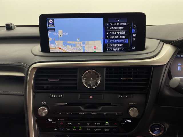 レクサス ＲＸ 450h Fスポーツ 鹿児島県 2019(令1)年 4.4万km ホワイトノーヴァガラスフレーク 純正ナビ/（CD/DVD/BT/フルセグTV）/サンルーフ/純正エアロ/パドルシフト/プリクラッシュセーフティ/レーンキープアシストパワーバックドア/レーダークルーズコントロール/ヘッドアップディスプレイ/ブラインドスポットモニター/パノラミックビューモニター/赤レザーシート/シートヒーター/シートベンチレーション/ETC2.0