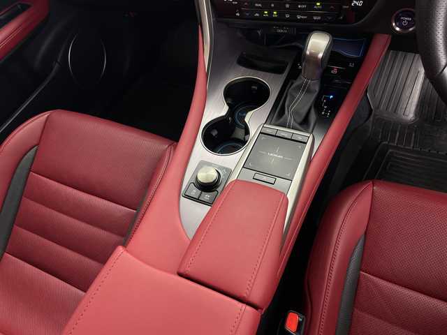 レクサス ＲＸ 450h Fスポーツ 鹿児島県 2019(令1)年 4.4万km ホワイトノーヴァガラスフレーク 純正ナビ/（CD/DVD/BT/フルセグTV）/サンルーフ/純正エアロ/パドルシフト/プリクラッシュセーフティ/レーンキープアシストパワーバックドア/レーダークルーズコントロール/ヘッドアップディスプレイ/ブラインドスポットモニター/パノラミックビューモニター/赤レザーシート/シートヒーター/シートベンチレーション/ETC2.0