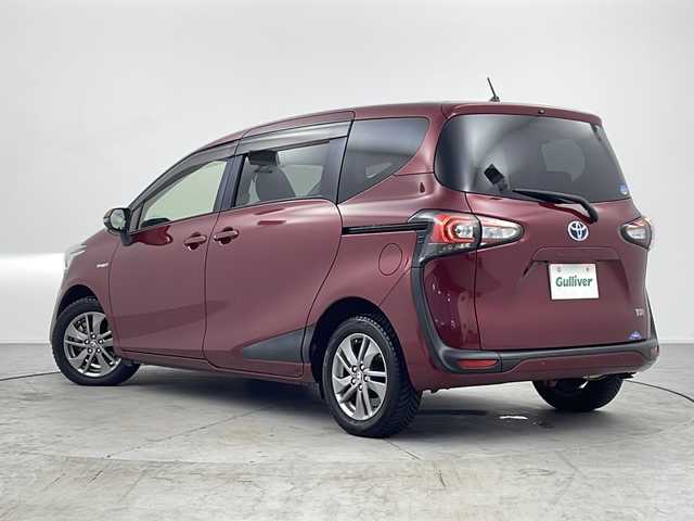 トヨタ シエンタ ハイブリッド 愛知県 2019(令1)年 6.2万km センシュアルレッドマイカ 禁煙車/社外ナビ/(AM/FM/DISC/SD/USB/BT/iPod/フルセグ)/ドライブレコーダー/ＥＴＣ/ステアリングスイッチ/ステアリングヒーター/革巻きステアリング/クルーズコントロール/シートヒーター（全席）/全方位カメラ/電動格納式ウィンカーミラー/衝突軽減システム/レーンキープアシスト/ＬＥＤオートライト/フォグランプ/フロアマット/純正ドアバイザー/純正15インチホイール/ハーフレザーシート/両側パワースライドドア/プッシュスタート/スマートキー/アイドリングストップ