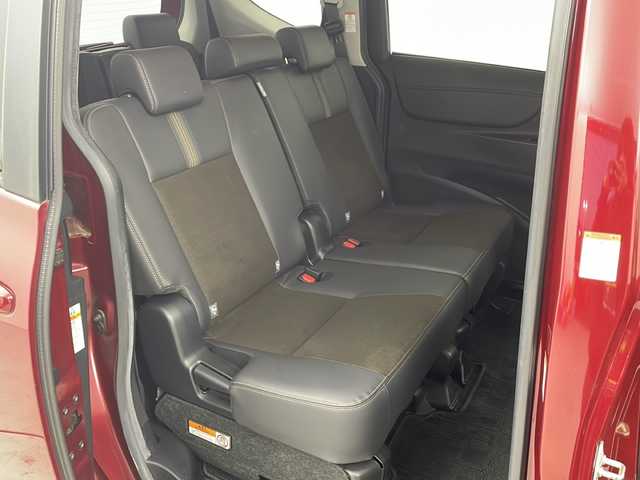 トヨタ シエンタ ハイブリッド 愛知県 2019(令1)年 6.2万km センシュアルレッドマイカ 禁煙車/社外ナビ/(AM/FM/DISC/SD/USB/BT/iPod/フルセグ)/ドライブレコーダー/ＥＴＣ/ステアリングスイッチ/ステアリングヒーター/革巻きステアリング/クルーズコントロール/シートヒーター（全席）/全方位カメラ/電動格納式ウィンカーミラー/衝突軽減システム/レーンキープアシスト/ＬＥＤオートライト/フォグランプ/フロアマット/純正ドアバイザー/純正15インチホイール/ハーフレザーシート/両側パワースライドドア/プッシュスタート/スマートキー/アイドリングストップ