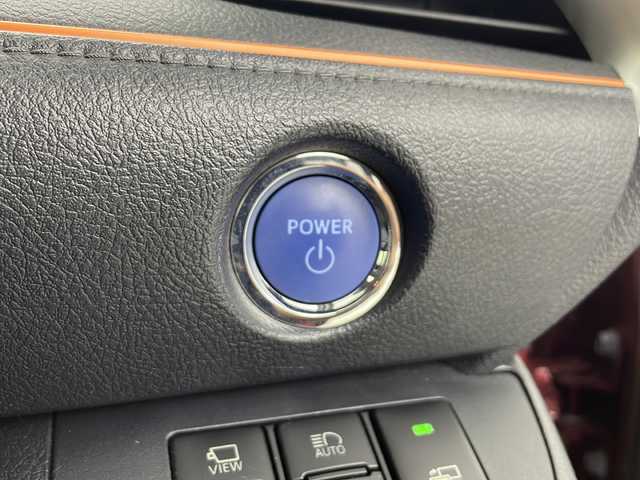 トヨタ シエンタ ハイブリッド 愛知県 2019(令1)年 6.2万km センシュアルレッドマイカ 禁煙車/社外ナビ/(AM/FM/DISC/SD/USB/BT/iPod/フルセグ)/ドライブレコーダー/ＥＴＣ/ステアリングスイッチ/ステアリングヒーター/革巻きステアリング/クルーズコントロール/シートヒーター（全席）/全方位カメラ/電動格納式ウィンカーミラー/衝突軽減システム/レーンキープアシスト/ＬＥＤオートライト/フォグランプ/フロアマット/純正ドアバイザー/純正15インチホイール/ハーフレザーシート/両側パワースライドドア/プッシュスタート/スマートキー/アイドリングストップ