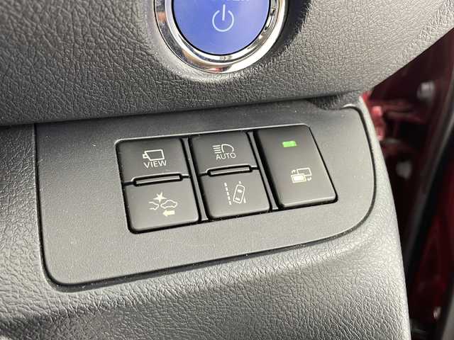 トヨタ シエンタ ハイブリッド 愛知県 2019(令1)年 6.2万km センシュアルレッドマイカ 禁煙車/社外ナビ/(AM/FM/DISC/SD/USB/BT/iPod/フルセグ)/ドライブレコーダー/ＥＴＣ/ステアリングスイッチ/ステアリングヒーター/革巻きステアリング/クルーズコントロール/シートヒーター（全席）/全方位カメラ/電動格納式ウィンカーミラー/衝突軽減システム/レーンキープアシスト/ＬＥＤオートライト/フォグランプ/フロアマット/純正ドアバイザー/純正15インチホイール/ハーフレザーシート/両側パワースライドドア/プッシュスタート/スマートキー/アイドリングストップ