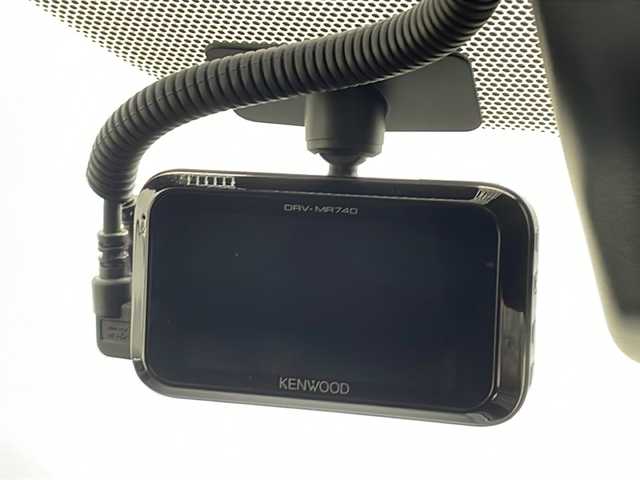 トヨタ シエンタ ハイブリッド 愛知県 2019(令1)年 6.2万km センシュアルレッドマイカ 禁煙車/社外ナビ/(AM/FM/DISC/SD/USB/BT/iPod/フルセグ)/ドライブレコーダー/ＥＴＣ/ステアリングスイッチ/ステアリングヒーター/革巻きステアリング/クルーズコントロール/シートヒーター（全席）/全方位カメラ/電動格納式ウィンカーミラー/衝突軽減システム/レーンキープアシスト/ＬＥＤオートライト/フォグランプ/フロアマット/純正ドアバイザー/純正15インチホイール/ハーフレザーシート/両側パワースライドドア/プッシュスタート/スマートキー/アイドリングストップ