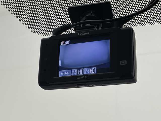 トヨタ カローラツーリング ハイブリッド ダブルバイビー 宮崎県 2019(令1)年 4.2万km ホワイトパールクリスタルシャイン モデリスタフルエアロ/Toyota Safety Sense/〇プリクラシュセーフティ/〇レーントレーシングアシスト/〇ブラインドスポットモニター/〇リアクロストラフィックアラート/〇パーキングサポートブレーキ/〇ロードサインアシスト/〇クリアランスソナー/〇オートマチックハイビーム/〇レーダークルーズコントロール/〇先行車発進告知/純正9インチディスプレイオーディオ/ナビ機能/フルセグTV/バックカメラ/ハーフレザーシート/シートヒーター/ステアリングヒーター/LEDヘッドライト/ビルトインETC/純正17インチAW/前後ドライブレコーダー