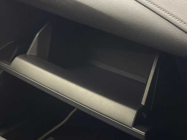 トヨタ カローラツーリング ハイブリッド ダブルバイビー 宮崎県 2019(令1)年 4.2万km ホワイトパールクリスタルシャイン モデリスタフルエアロ/Toyota Safety Sense/〇プリクラシュセーフティ/〇レーントレーシングアシスト/〇ブラインドスポットモニター/〇リアクロストラフィックアラート/〇パーキングサポートブレーキ/〇ロードサインアシスト/〇クリアランスソナー/〇オートマチックハイビーム/〇レーダークルーズコントロール/〇先行車発進告知/純正9インチディスプレイオーディオ/ナビ機能/フルセグTV/バックカメラ/ハーフレザーシート/シートヒーター/ステアリングヒーター/LEDヘッドライト/ビルトインETC/純正17インチAW/前後ドライブレコーダー