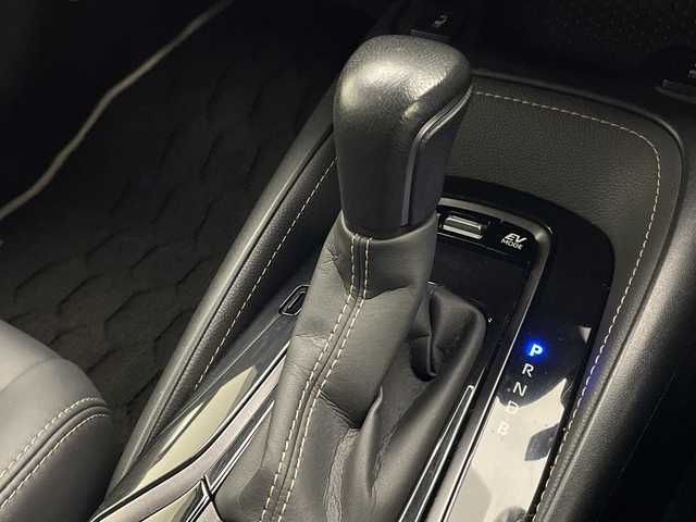 トヨタ カローラツーリング ハイブリッド ダブルバイビー 宮崎県 2019(令1)年 4.2万km ホワイトパールクリスタルシャイン モデリスタフルエアロ/Toyota Safety Sense/〇プリクラシュセーフティ/〇レーントレーシングアシスト/〇ブラインドスポットモニター/〇リアクロストラフィックアラート/〇パーキングサポートブレーキ/〇ロードサインアシスト/〇クリアランスソナー/〇オートマチックハイビーム/〇レーダークルーズコントロール/〇先行車発進告知/純正9インチディスプレイオーディオ/ナビ機能/フルセグTV/バックカメラ/ハーフレザーシート/シートヒーター/ステアリングヒーター/LEDヘッドライト/ビルトインETC/純正17インチAW/前後ドライブレコーダー