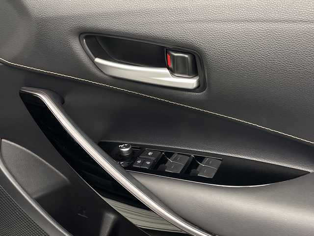 トヨタ カローラツーリング ハイブリッド ダブルバイビー 宮崎県 2019(令1)年 4.2万km ホワイトパールクリスタルシャイン モデリスタフルエアロ/Toyota Safety Sense/〇プリクラシュセーフティ/〇レーントレーシングアシスト/〇ブラインドスポットモニター/〇リアクロストラフィックアラート/〇パーキングサポートブレーキ/〇ロードサインアシスト/〇クリアランスソナー/〇オートマチックハイビーム/〇レーダークルーズコントロール/〇先行車発進告知/純正9インチディスプレイオーディオ/ナビ機能/フルセグTV/バックカメラ/ハーフレザーシート/シートヒーター/ステアリングヒーター/LEDヘッドライト/ビルトインETC/純正17インチAW/前後ドライブレコーダー