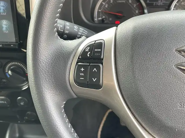 スズキ ジムニー ランドベンチャー 東京都 2015(平27)年 3.2万km パールホワイト ４ＷＤ　/５Ｆ　/純正ナビ　/フルセグＴＶ　/シートヒーター　/ミラー型前後ドラレコ　/合皮シート　/純正フロアマット　/ドアバイザー　/純正１６インチＡＷ　/Ｂｌｕｅｔｏｏｔｈ　/禁煙