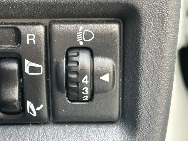 スズキ ジムニー ランドベンチャー 東京都 2015(平27)年 3.2万km パールホワイト ４ＷＤ　/５Ｆ　/純正ナビ　/フルセグＴＶ　/シートヒーター　/ミラー型前後ドラレコ　/合皮シート　/純正フロアマット　/ドアバイザー　/純正１６インチＡＷ　/Ｂｌｕｅｔｏｏｔｈ　/禁煙