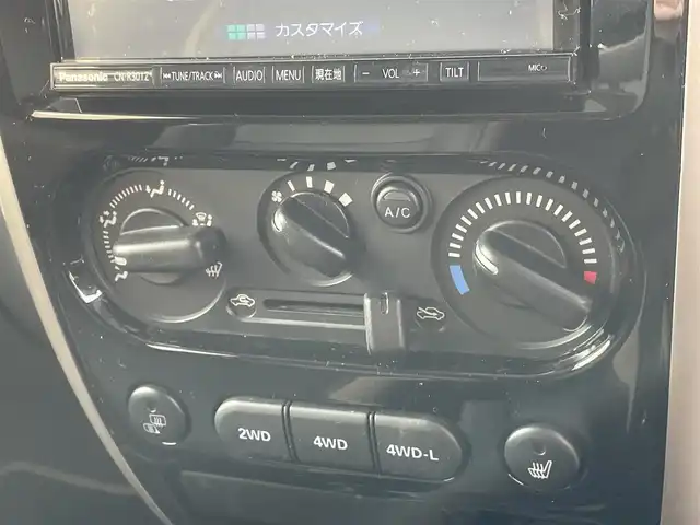 スズキ ジムニー ランドベンチャー 東京都 2015(平27)年 3.2万km パールホワイト ４ＷＤ　/５Ｆ　/純正ナビ　/フルセグＴＶ　/シートヒーター　/ミラー型前後ドラレコ　/合皮シート　/純正フロアマット　/ドアバイザー　/純正１６インチＡＷ　/Ｂｌｕｅｔｏｏｔｈ　/禁煙