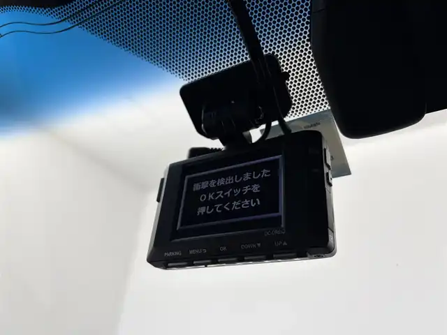 トヨタ ランドクルーザー プラド TX Lパッケージ 愛知県 2023(令5)年 1万km アティチュードブラックマイカ サンルーフ/純正9インチナビ/アラウンドビューモニター/トヨタセーフティセンス/衝突被害軽減システム/クルーズコントロール/ブラインドスポットモニター/横滑り防止装置/コーナーセンサー/レーンキープアシスト/オートライト/オートマチックハイビーム/LEDヘッドライト/LEDフォグランプ/パワーシート/シートヒーター/前後ドライブレコーダー/ETC2.0/ヘッドライトウォッシャー/純正フロアマット/純正AW/スペアタイヤ/プッシュスタート/スマートキー