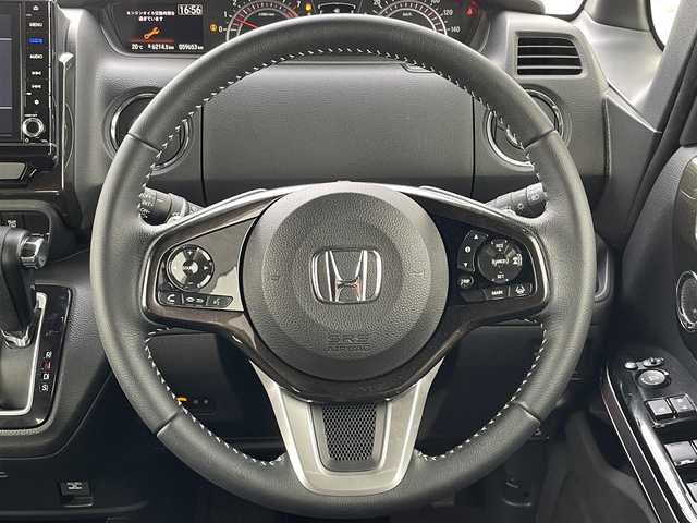 ホンダ Ｎ ＢＯＸ カスタム G L ターボ ホンダセンシング 佐賀県 2019(令1)年 6万km プラチナホワイトパール 純正8型SDナビ(フルセグTV/CD/DVD/BT)　/ホンダセンシング/アダプティブクルーズコントロール/衝突被害軽減システム　/先行車発進お知らせ機能　/標識読み取り機能　/前後コーナーセンサー　/パドルシフト　/バックカメラ　/両側パワースライドドア　/ETC　/ISOFIX　/USBポート/シガーソケット　/後席サンシェイド/電格ミラー/ECON/現状サマー(純正AW)(165/50/R16)/ROADCRUZA SportsV1
