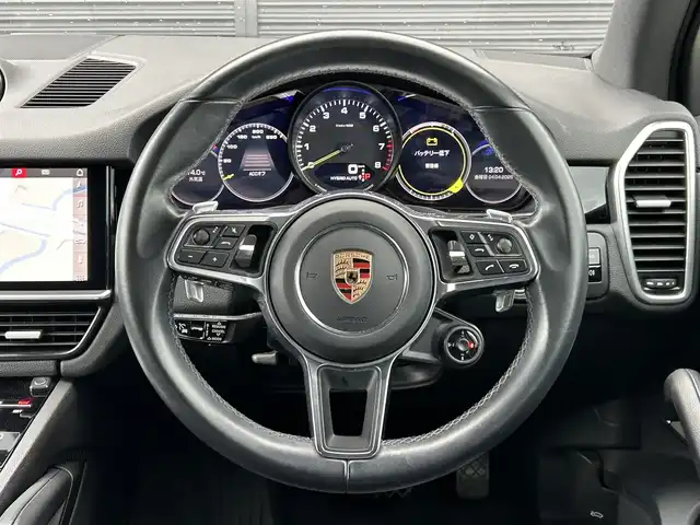 ポルシェ カイエン E－ハイブリッド 茨城県 2020(令2)年 5.1万km 白 スポーツクロノＰＫＧ　/ＯＰ２１インチＡＷ　/ナイトビューアシスト　/３６０度カメラ　/衝突軽減Ｂ　/ＡＣＣ　/ＬＫＡ　/ＢＳＭ　/黒革　/シートヒーター　/Ｍ付ＰＷシート　/ＰＷテールゲート　/ＬＥＤ　/ＰＤＬＳ付　/ＰＡＳＭ/禁煙車