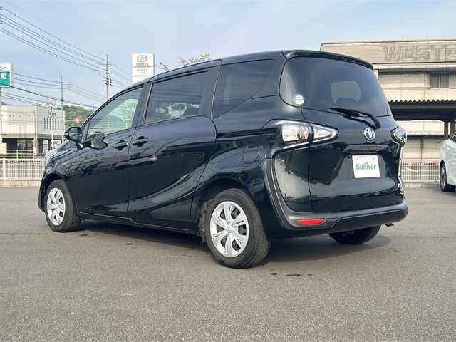 トヨタ シエンタ ハイブリッド G 岡山県 2022(令4)年 6.1万km ブラックマイカ 社外メモリーナビ/CD/DVD/Bluetooth/フルセグTV/バックカメラ/両側パワースライドドア/トヨタセーフティセンス/レーンディパーチャーアラート/プリクラッシュセーフティ/LEDオートヘッドライト/ETC/禁煙車