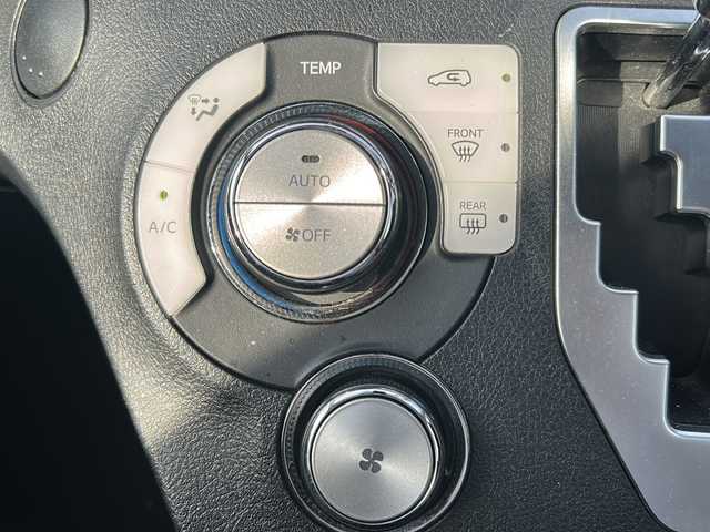 トヨタ シエンタ ハイブリッド G 岡山県 2022(令4)年 6.1万km ブラックマイカ 社外メモリーナビ/CD/DVD/Bluetooth/フルセグTV/バックカメラ/両側パワースライドドア/トヨタセーフティセンス/レーンディパーチャーアラート/プリクラッシュセーフティ/LEDオートヘッドライト/ETC/禁煙車