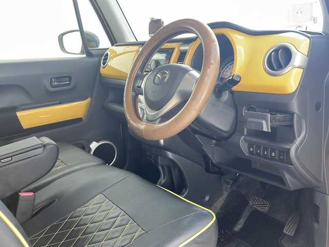 マツダ フレア クロスオーバー XS 沖縄県 2019(平31)年 5万km アクティブイエロー/ブラック2トーン 純正オーディオ(GCW315)/ＣＤ　/Ｂｌｕｅｔｏｏｔｈ　/プッシュスタート　/スマートキー　/ステアリングスイッチ　/アイドリングストップ　/電格ミラー　/合皮シートカバー　/シートヒーター　/純正フロアマット　/純正アルミホイール