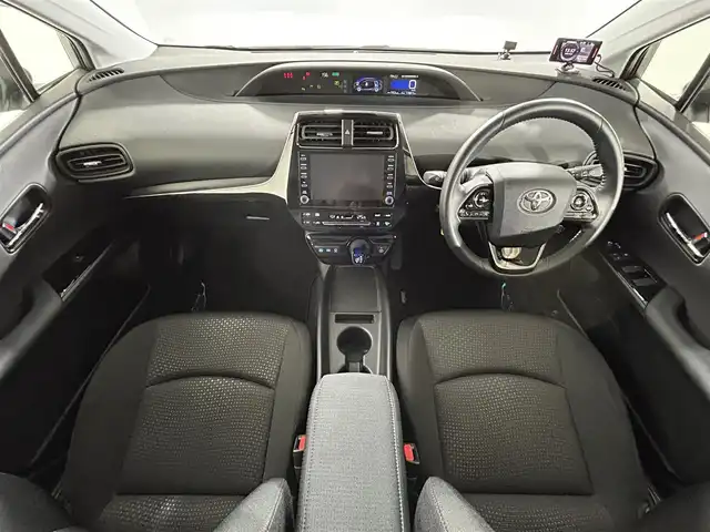 トヨタ プリウス SセーフティプラスⅡ 佐賀県 2022(令4)年 1.4万km プラチナホワイトパールマイカ 純正8インチナビ/フルセグTV/Bluetooth/ビルトインETC2.0/360°ドライブレコーダー/アラウンドビューモニター/レーダークルーズコントロール/ブラインドスポットモニター/車線逸脱防止装置/ロードサインアシスト/衝突被害軽減システム/LEDヘッドライト/オートライト/オートマチックハイビーム/フロアマット/ダブル＋サイドエアバッグ