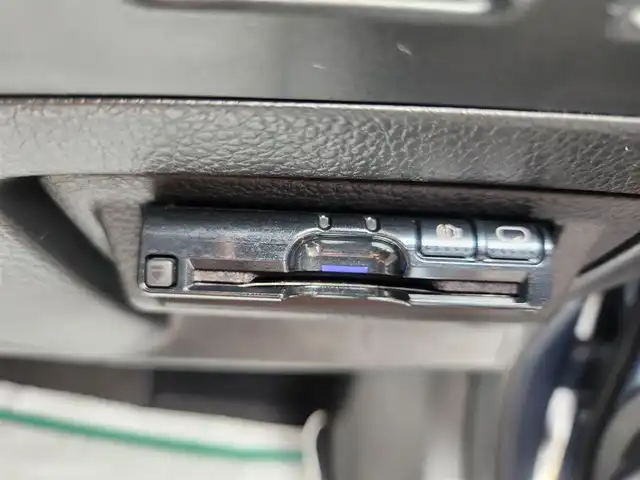 スバル レヴォーグ 1．6GT アイサイト プラウドED 秋田県 2015(平27)年 7.2万km スティールブルーグレーM 〇社外ナビ/〇フルセグTV/〇バックカメラ/〇ETC/〇4WD/〇ターボ/〇アイサイトVer3/〇プリクラッシュブレーキ/〇全車速追従機能付クルーズコントロール/〇ヒルホールド機能付電動パーキングブレーキ/〇LEDヘッドランプ/〇オートライト/〇フォグランプ/〇純正17インチアルミ/〇革巻きステアリング/〇パドルシフト/〇パワーシート（運転席）/〇USB電源/〇キーレスアクセス/〇禁煙車