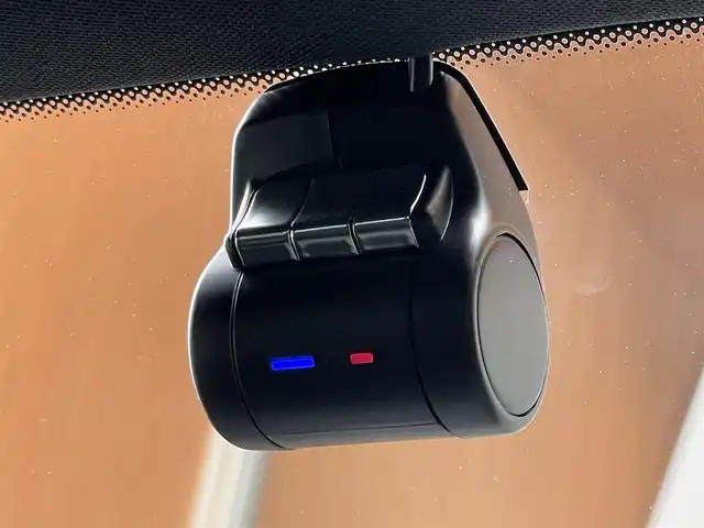 メルセデス・ベンツ ＣＬＳ２２０ｄ スポーツ エクスクルーシブPKG 鹿児島県 2019(平31)年 2万km ダイヤモンドホワイト 禁煙車/サンルーフ/純正HDDナビ(Bluetooth/フルセグ)/全周囲カメラ/USB/純正ETC/前後ドライブレコーダー/クルーズコントロール追従走行有/レザーシート（本革)/パワーシート(運転席/助手席)/シートヒーター(運転席/助手席)/エアシート(運転席/助手席)/ステアリングスイッチ/電動リアゲート/純正フロアマット/ブラインドスポットモニター/コーナーセンサー前後/横滑り防止装置/アイドリングストップ/衝突被害軽減装置/レーンキープアシスト/オートライト/LEDヘッドライト/ダブル/サイドエアバッグ/純正19インチアルミホイール/スマートキー/スペアキー1本/取扱説明書