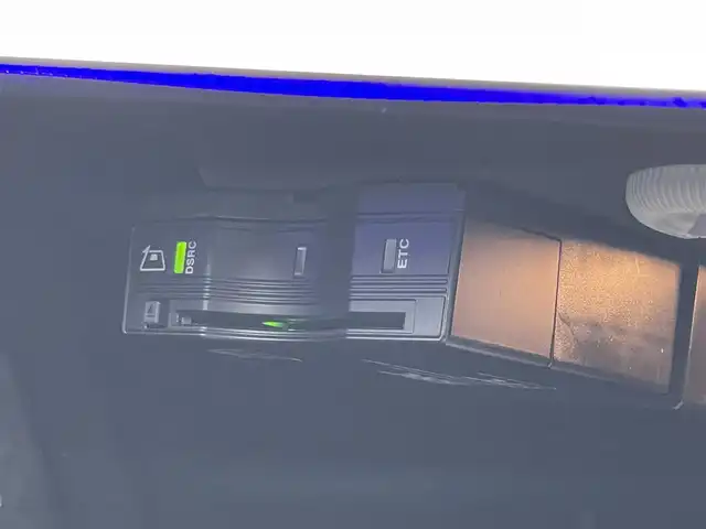 メルセデス・ベンツ ＣＬＳ２２０ｄ スポーツ エクスクルーシブPKG 鹿児島県 2019(平31)年 2万km ダイヤモンドホワイト 禁煙車/サンルーフ/純正HDDナビ(Bluetooth/フルセグ)/全周囲カメラ/USB/純正ETC/前後ドライブレコーダー/クルーズコントロール追従走行有/レザーシート（本革)/パワーシート(運転席/助手席)/シートヒーター(運転席/助手席)/エアシート(運転席/助手席)/ステアリングスイッチ/電動リアゲート/純正フロアマット/ブラインドスポットモニター/コーナーセンサー前後/横滑り防止装置/アイドリングストップ/衝突被害軽減装置/レーンキープアシスト/オートライト/LEDヘッドライト/ダブル/サイドエアバッグ/純正19インチアルミホイール/スマートキー/スペアキー1本/取扱説明書