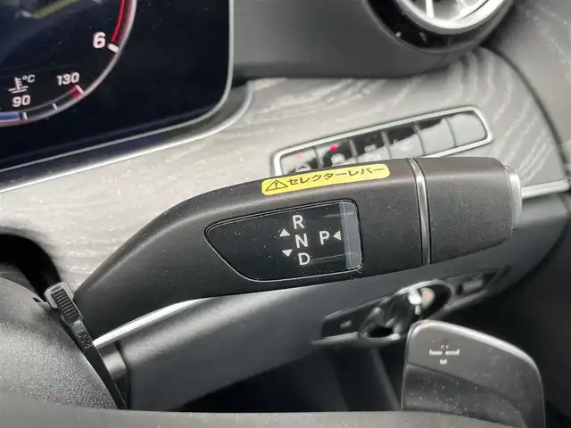 メルセデス・ベンツ ＣＬＳ２２０ｄ スポーツ エクスクルーシブPKG 鹿児島県 2019(平31)年 2万km ダイヤモンドホワイト 禁煙車/サンルーフ/純正HDDナビ(Bluetooth/フルセグ)/全周囲カメラ/USB/純正ETC/前後ドライブレコーダー/クルーズコントロール追従走行有/レザーシート（本革)/パワーシート(運転席/助手席)/シートヒーター(運転席/助手席)/エアシート(運転席/助手席)/ステアリングスイッチ/電動リアゲート/純正フロアマット/ブラインドスポットモニター/コーナーセンサー前後/横滑り防止装置/アイドリングストップ/衝突被害軽減装置/レーンキープアシスト/オートライト/LEDヘッドライト/ダブル/サイドエアバッグ/純正19インチアルミホイール/スマートキー/スペアキー1本/取扱説明書