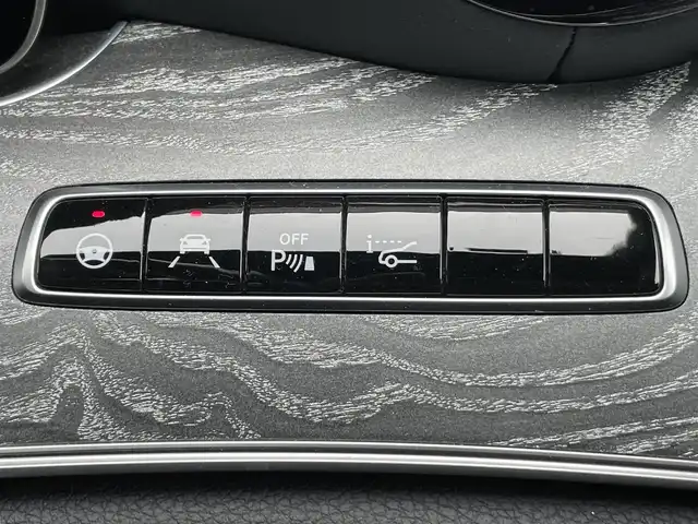 メルセデス・ベンツ ＣＬＳ２２０ｄ スポーツ エクスクルーシブPKG 鹿児島県 2019(平31)年 2万km ダイヤモンドホワイト 禁煙車/サンルーフ/純正HDDナビ(Bluetooth/フルセグ)/全周囲カメラ/USB/純正ETC/前後ドライブレコーダー/クルーズコントロール追従走行有/レザーシート（本革)/パワーシート(運転席/助手席)/シートヒーター(運転席/助手席)/エアシート(運転席/助手席)/ステアリングスイッチ/電動リアゲート/純正フロアマット/ブラインドスポットモニター/コーナーセンサー前後/横滑り防止装置/アイドリングストップ/衝突被害軽減装置/レーンキープアシスト/オートライト/LEDヘッドライト/ダブル/サイドエアバッグ/純正19インチアルミホイール/スマートキー/スペアキー1本/取扱説明書