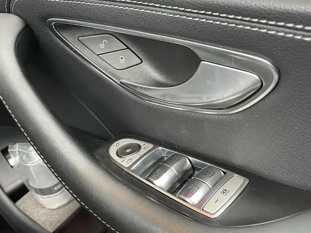 メルセデス・ベンツ ＣＬＳ２２０ｄ スポーツ エクスクルーシブPKG 鹿児島県 2019(平31)年 2万km ダイヤモンドホワイト 禁煙車/サンルーフ/純正HDDナビ(Bluetooth/フルセグ)/全周囲カメラ/USB/純正ETC/前後ドライブレコーダー/クルーズコントロール追従走行有/レザーシート（本革)/パワーシート(運転席/助手席)/シートヒーター(運転席/助手席)/エアシート(運転席/助手席)/ステアリングスイッチ/電動リアゲート/純正フロアマット/ブラインドスポットモニター/コーナーセンサー前後/横滑り防止装置/アイドリングストップ/衝突被害軽減装置/レーンキープアシスト/オートライト/LEDヘッドライト/ダブル/サイドエアバッグ/純正19インチアルミホイール/スマートキー/スペアキー1本/取扱説明書
