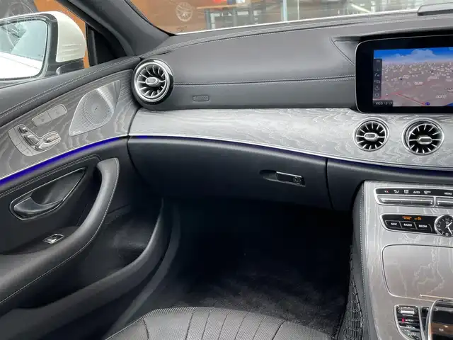 メルセデス・ベンツ ＣＬＳ２２０ｄ スポーツ エクスクルーシブPKG 鹿児島県 2019(平31)年 2万km ダイヤモンドホワイト 禁煙車/サンルーフ/純正HDDナビ(Bluetooth/フルセグ)/全周囲カメラ/USB/純正ETC/前後ドライブレコーダー/クルーズコントロール追従走行有/レザーシート（本革)/パワーシート(運転席/助手席)/シートヒーター(運転席/助手席)/エアシート(運転席/助手席)/ステアリングスイッチ/電動リアゲート/純正フロアマット/ブラインドスポットモニター/コーナーセンサー前後/横滑り防止装置/アイドリングストップ/衝突被害軽減装置/レーンキープアシスト/オートライト/LEDヘッドライト/ダブル/サイドエアバッグ/純正19インチアルミホイール/スマートキー/スペアキー1本/取扱説明書