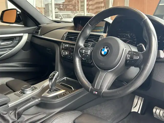 ＢＭＷ ３２０ｄ Mスポーツ エディションシャドー 高知県 2018(平30)年 5.1万km 白 純正HDDナビ/【CD/DVD/BT】/バックカメラ/クルーズコントロール(追従走行有り)/車線逸脱警報/車線逸脱制御/横滑り防止/シートヒーター/パワーシート(メモリ機能有り)/コーナー、バックセンサー/ミラー一体型ETC/前後ドライブレコーダー/パドルシフト/オートワイパー/オートライト/純正LEDライト/スマートキー/プッシュスタート/MTモード付きAT/アイドリングストップ/純正アルミホイール 19インチ/ウインカーミラー/純正フロアマット/スペアキー×1【スマートキー】/整備手帳/取扱説明書
