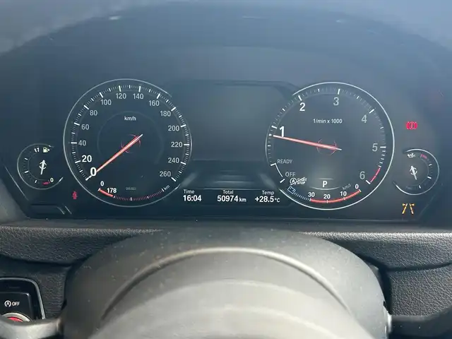 ＢＭＷ ３２０ｄ Mスポーツ エディションシャドー 高知県 2018(平30)年 5.1万km 白 純正HDDナビ/【CD/DVD/BT】/バックカメラ/クルーズコントロール(追従走行有り)/車線逸脱警報/車線逸脱制御/横滑り防止/シートヒーター/パワーシート(メモリ機能有り)/コーナー、バックセンサー/ミラー一体型ETC/前後ドライブレコーダー/パドルシフト/オートワイパー/オートライト/純正LEDライト/スマートキー/プッシュスタート/MTモード付きAT/アイドリングストップ/純正アルミホイール 19インチ/ウインカーミラー/純正フロアマット/スペアキー×1【スマートキー】/整備手帳/取扱説明書