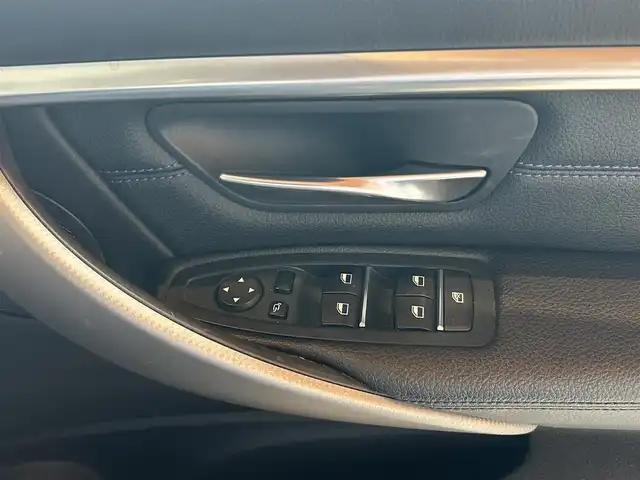 ＢＭＷ ３２０ｄ Mスポーツ エディションシャドー 高知県 2018(平30)年 5.1万km 白 純正HDDナビ/【CD/DVD/BT】/バックカメラ/クルーズコントロール(追従走行有り)/車線逸脱警報/車線逸脱制御/横滑り防止/シートヒーター/パワーシート(メモリ機能有り)/コーナー、バックセンサー/ミラー一体型ETC/前後ドライブレコーダー/パドルシフト/オートワイパー/オートライト/純正LEDライト/スマートキー/プッシュスタート/MTモード付きAT/アイドリングストップ/純正アルミホイール 19インチ/ウインカーミラー/純正フロアマット/スペアキー×1【スマートキー】/整備手帳/取扱説明書