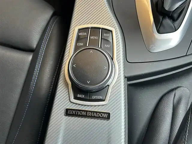 ＢＭＷ ３２０ｄ Mスポーツ エディションシャドー 高知県 2018(平30)年 5.1万km 白 純正HDDナビ/【CD/DVD/BT】/バックカメラ/クルーズコントロール(追従走行有り)/車線逸脱警報/車線逸脱制御/横滑り防止/シートヒーター/パワーシート(メモリ機能有り)/コーナー、バックセンサー/ミラー一体型ETC/前後ドライブレコーダー/パドルシフト/オートワイパー/オートライト/純正LEDライト/スマートキー/プッシュスタート/MTモード付きAT/アイドリングストップ/純正アルミホイール 19インチ/ウインカーミラー/純正フロアマット/スペアキー×1【スマートキー】/整備手帳/取扱説明書