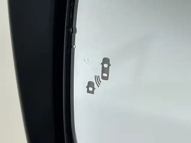 日産 セレナ e－パワー ハイウェイスター G 神奈川県 2021(令3)年 2.4万km サンライズオレンジ/ダイヤモンドブラック 純正10型SDナビゲーション/AM FM Bluetooth フルセグ CD DVD SD/アラウンドビューモニター/両側パワースライドドア/純正フリップダウンモニター/プロパイロット/全方位運転支援システム/インテリジェントエマージェンシーブレーキ/踏み間違い衝突防止アシスト/車線逸脱防止支援システム/後側方衝突防止支援システム/標識検知機能/前方衝突予測警報/車線逸脱警報/後後方車両検知警報/後退時車両検知警報/レザーシート/前席シートヒーター/ステアリングリモコン/ステアリングヒーター/ビルトインETC/前方ドライブレコーダー/純正フロアマット/デジタルインナーミラー/純正16インチアルミホイル/LEDヘッドライト/オートライト/オートマチックハイビーム/インテリジェントキー/スペアキー/ドアバイザー