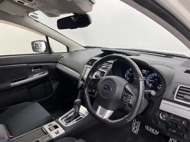 スバル レヴォーグ 1．6GT－S アイサイト 富山県 2015(平27)年 3.5万km パール 4WD/純正ナビ(AM/FM/CD/BT)/フルセグTV/車外カメラ(バック、サイド)/レーダークルーズコントロール/レーンキープアシスト/衝突軽減ブレーキ/ダウンヒルアシストコントロール/アイドリングストップ/ブラインドスポットモニター/電子パーキングブレーキ/ETC/LEDヘッドライト/パドルシフト/革巻きステアリング/純正フロアマット/前席パワーシート/純正AW/プッシュスタート/取扱説明書/保証書