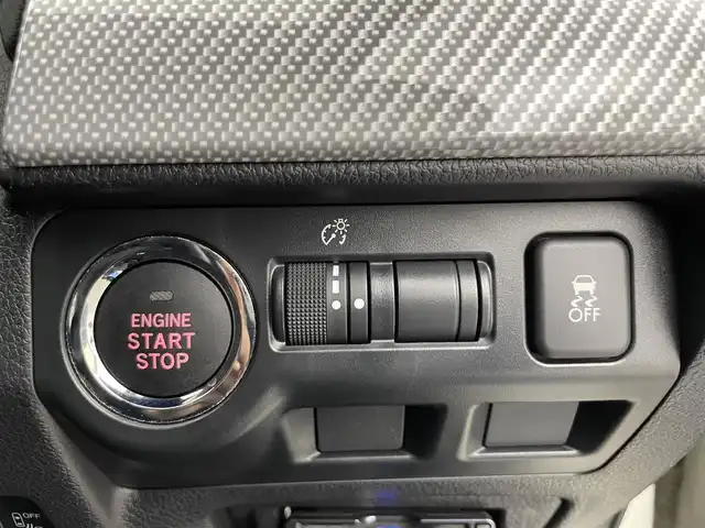 スバル レヴォーグ 1．6GT－S アイサイト 富山県 2015(平27)年 3.5万km パール 4WD/純正ナビ(AM/FM/CD/BT)/フルセグTV/車外カメラ(バック、サイド)/レーダークルーズコントロール/レーンキープアシスト/衝突軽減ブレーキ/ダウンヒルアシストコントロール/アイドリングストップ/ブラインドスポットモニター/電子パーキングブレーキ/ETC/LEDヘッドライト/パドルシフト/革巻きステアリング/純正フロアマット/前席パワーシート/純正AW/プッシュスタート/取扱説明書/保証書