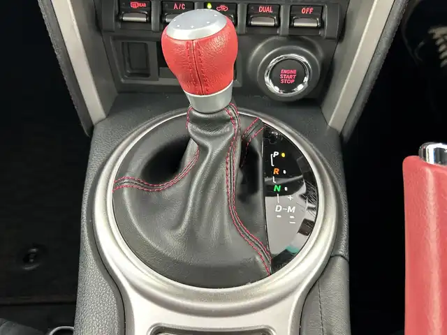 トヨタ ８６ GT 愛知県 2014(平26)年 3.1万km ライトニングレッド 禁煙車/7インチメモリナビ/（AM/FM/フルセグTV/CD/DVD)/バックカメラ/ETC/パドルシフト/純正17インチアルミホイール/スマートキー/スペアキーあり/プッシュスタート/横滑り防止装置/オートライト/純正フロアマット