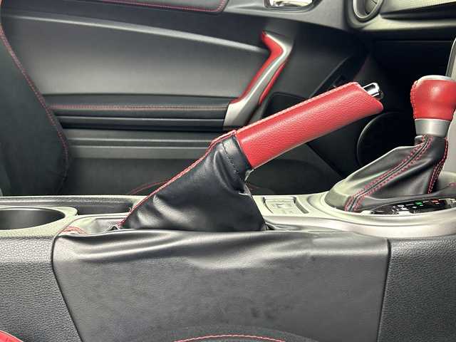 トヨタ ８６ GT 愛知県 2014(平26)年 3.1万km ライトニングレッド 禁煙車/7インチメモリナビ/（AM/FM/フルセグTV/CD/DVD)/バックカメラ/ETC/パドルシフト/純正17インチアルミホイール/スマートキー/スペアキーあり/プッシュスタート/横滑り防止装置/オートライト/純正フロアマット