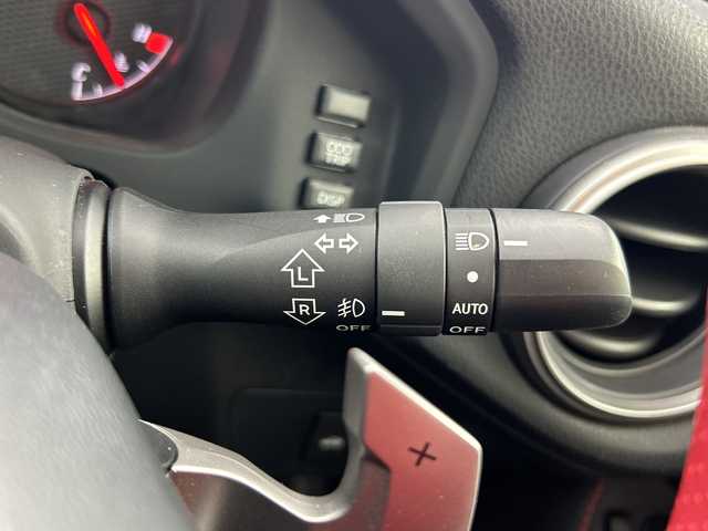 トヨタ ８６ GT 愛知県 2014(平26)年 3.1万km ライトニングレッド 禁煙車/7インチメモリナビ/（AM/FM/フルセグTV/CD/DVD)/バックカメラ/ETC/パドルシフト/純正17インチアルミホイール/スマートキー/スペアキーあり/プッシュスタート/横滑り防止装置/オートライト/純正フロアマット