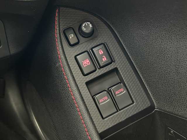 トヨタ ８６ GT 愛知県 2014(平26)年 3.1万km ライトニングレッド 禁煙車/7インチメモリナビ/（AM/FM/フルセグTV/CD/DVD)/バックカメラ/ETC/パドルシフト/純正17インチアルミホイール/スマートキー/スペアキーあり/プッシュスタート/横滑り防止装置/オートライト/純正フロアマット