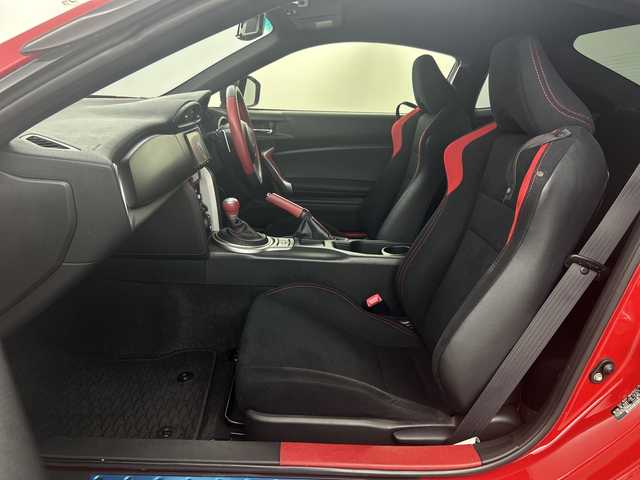 トヨタ ８６ GT 愛知県 2014(平26)年 3.1万km ライトニングレッド 禁煙車/7インチメモリナビ/（AM/FM/フルセグTV/CD/DVD)/バックカメラ/ETC/パドルシフト/純正17インチアルミホイール/スマートキー/スペアキーあり/プッシュスタート/横滑り防止装置/オートライト/純正フロアマット