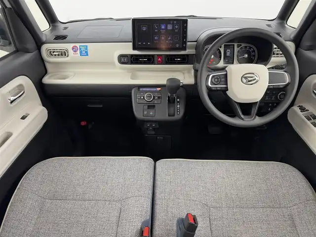 ダイハツ ムーヴ キャンバス ストライプス G 福岡県 2025(令7)年 0.1万km シャイニングホワイトパール/サンドベージュメタリック 純正９型ＤＡ（フルセグＴＶ）　/バックカメラ　/ワイヤレス充電　/ホッとカップホルダー　/コーナーセンサー　/衝突被害軽減ブレーキ　/レーンキープ　/先行車発進お知らせ　/両側電動スライドドア　/シートヒーター　/ＬＥＤヘッドライト