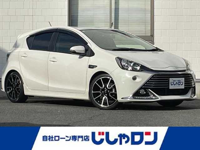 トヨタ アクア G G’s 三重県 2014(平26)年 9.1万km ライムホワイトパールクリスタルシャイン (株)IDOMが運営する【じしゃロン四日市店】の自社ローン専用車両になります。こちらは現金またはオートローンご利用時の価格です。自社ローンご希望の方は別途その旨お申付け下さい/社外メモリーナビ【CD/DVD/Bluetooth】/バックカメラ/フルセグテレビ/ETC/ドライブレコーダー/ウィンカーミラー/プッシュスタート/スマートキー