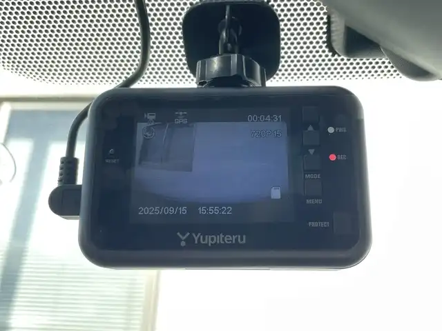 トヨタ アクア G G’s 三重県 2014(平26)年 9.1万km ライムホワイトパールクリスタルシャイン (株)IDOMが運営する【じしゃロン四日市店】の自社ローン専用車両になります。こちらは現金またはオートローンご利用時の価格です。自社ローンご希望の方は別途その旨お申付け下さい/社外メモリーナビ【CD/DVD/Bluetooth】/バックカメラ/フルセグテレビ/ETC/ドライブレコーダー/ウィンカーミラー/プッシュスタート/スマートキー